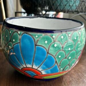 TALAVERA MEXICAN POTTERY ROUND PLANTER 6” Tall